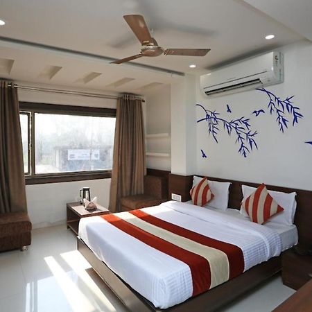 Airport Hotel Daya Capitol นิวเดลี ภายนอก รูปภาพ