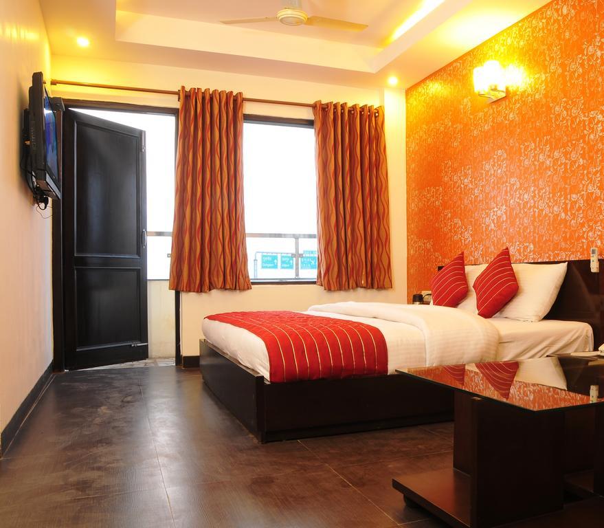 Airport Hotel Daya Capitol นิวเดลี ภายนอก รูปภาพ