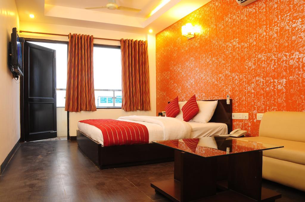 Airport Hotel Daya Capitol นิวเดลี ภายนอก รูปภาพ