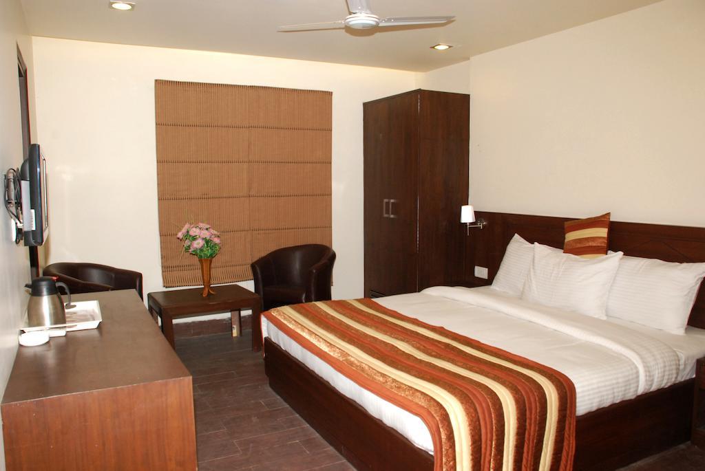 Airport Hotel Daya Capitol นิวเดลี ภายนอก รูปภาพ