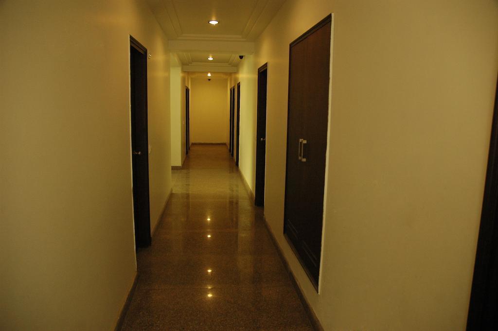 Airport Hotel Daya Capitol นิวเดลี ภายนอก รูปภาพ
