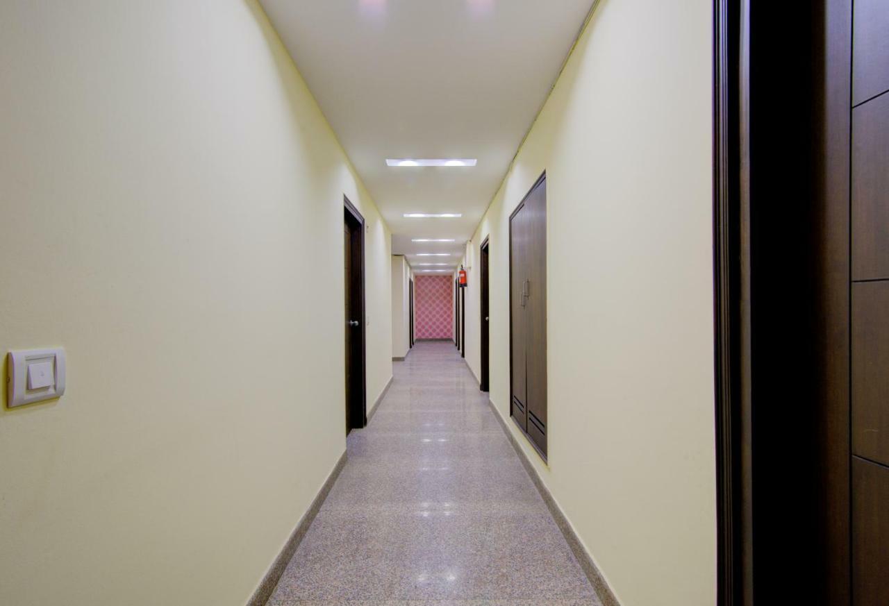 Airport Hotel Daya Capitol นิวเดลี ภายนอก รูปภาพ