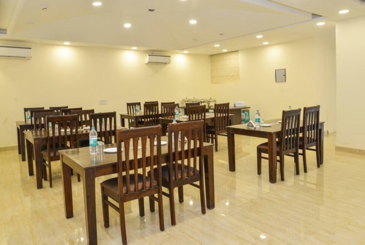 Airport Hotel Daya Capitol นิวเดลี ภายนอก รูปภาพ