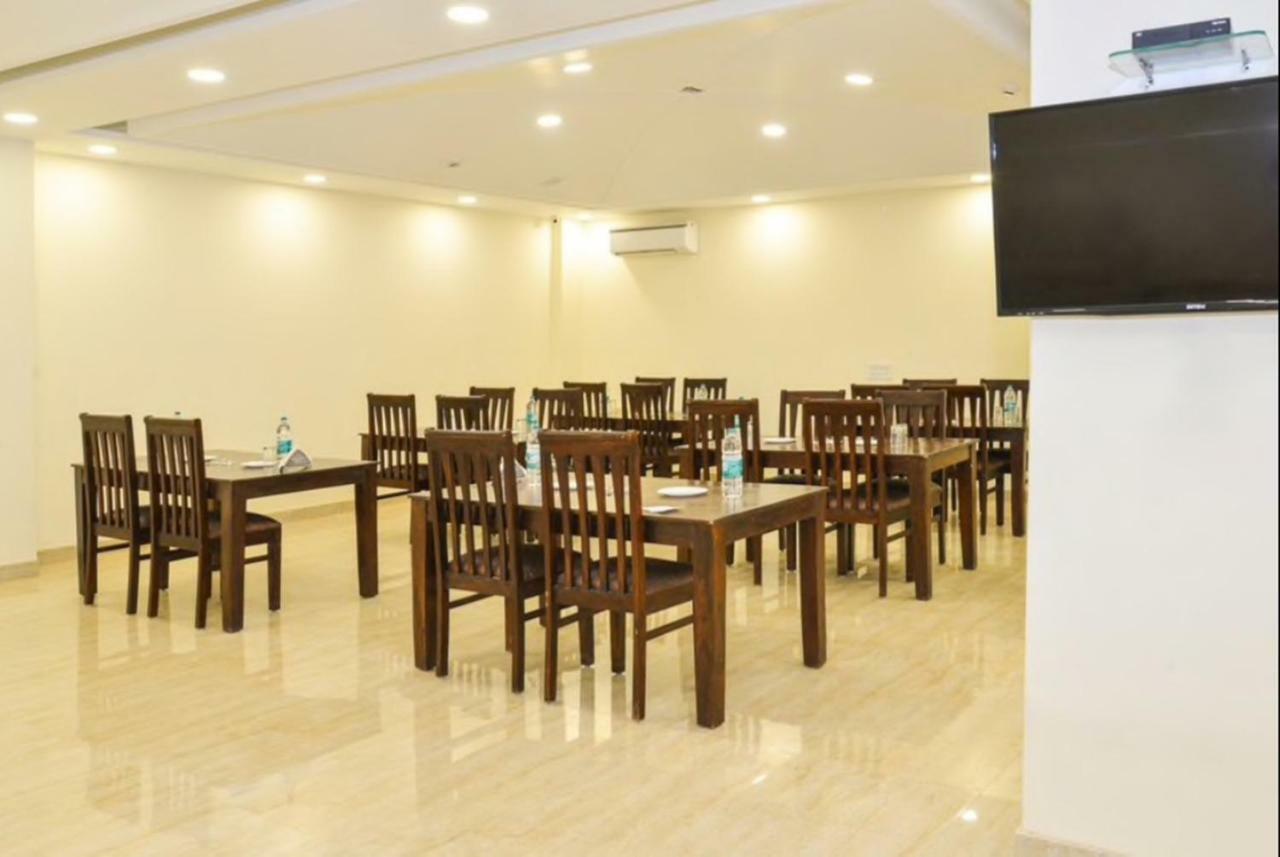 Airport Hotel Daya Capitol นิวเดลี ภายนอก รูปภาพ